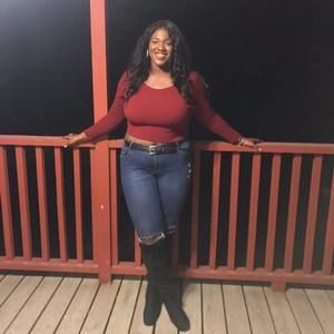 Meet your Posher, Danielle